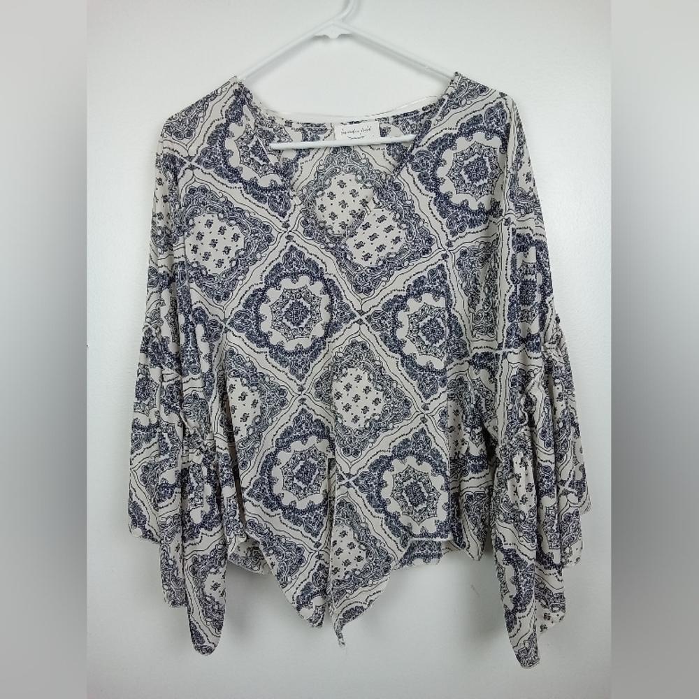 Anthropologie Lavender Field Bell Sleeve Geometric Blue White Crop Top Large